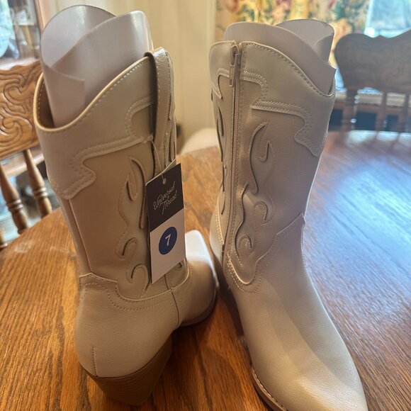 NWT Universal Thread White Cowboy Boots size 7 - Picture 3 of 7